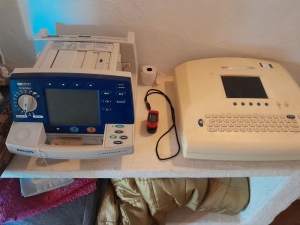 ECG, defib, heart monitoring equipment for ibogaine flood dose at Madera Sagrada, Spain